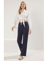 Trendyol - Marineblaue, Gewebte Hose Mit Weitem Bein Und Gürtel – Für Damen - Lyst