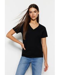 Trendyol - Schwarzes Gestricktes T-Shirt Aus 100 Baumwolle Mit V-Ausschnitt – Für Damen - Lyst