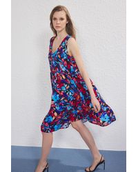 Trendyol - Blaues, Geblümtes, Gewebtes Midikleid Für Damen - Lyst