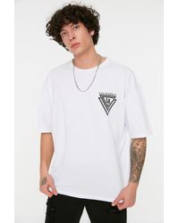 Trendyol - Kurzärmliges, Weit Geschnittenes Baumwoll-T-Shirt Mit City-Print – Für Herren - Lyst