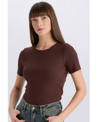 Defacto - Slim-Fit, Schmal Geschnittenes, Geripptes Camisole-Basic-T-Shirt Mit Rundhalsausschnitt, Einfarbig, Kurzärmelig, Für Damen - Lyst
