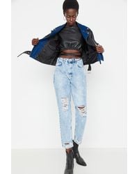 Trendyol - E mom-jeans mit zerrissenem detail und hoher taille - Lyst