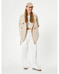 Koton - Kurzer Trenchcoat Mit Windklappe – Zweireihiger Umgekehrter Kragen Mit Gürtel Und Tasche Für Damen - Lyst