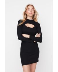 Trendyol - Schwarzes, Eng Anliegendes, Geripptes, Dehnbares Strickkleid Mit Ausschnitten/Fenstern Und Hohem Kragen Für Damen - Lyst