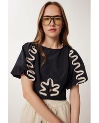 Happiness İstanbul - Schwarze Bluse Aus Popeline Mit Ballonärmeln Und Besticktem Crop-Top Für Damen - Lyst