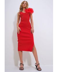 Trend Alaçatı Stili - Rotes Midikleid Aus Strick Mit V-Ausschnitt Und Rosenmotiv Für Damen - Lyst