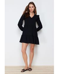 Trendyol - Schwarzes, Gerade Geschnittenes Mini-Webkleid Mit Gerafften Rüschen Und Details Für Damen - Lyst