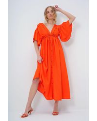 Trend Alaçatı Stili - Orangefarbenes Popeline-Sommerkleid Mit V-Ausschnitt, Tiefem Rückenausschnitt Und Bindedetail – Knopfleiste, Für Damen - Lyst
