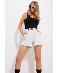 Trend Alaçatı Stili - Shorts aus gewebtem leinen mit zwei taschen und elastischer taille in stein alc-x11715 - Lyst