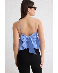 Trendyol - Blaue Crop-Webbluse Mit Schnürung Am Rücken Und Detaillierten Trägern Für Damen - Lyst