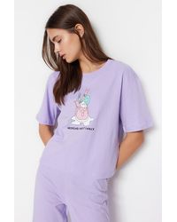 Trendyol - Lila gestricktes pyjama-set aus 100 % baumwolle mit lustig bedruckten t-shirts und hosen - Lyst