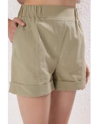 Trendyol - Hellkhakifarbene City Boy-Shorts Und Bermuda Aus 100 Baumwolle Mit Elastischem Bund Und Steindetails Für Damen - Lyst