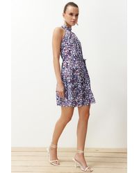 Trendyol - Farbenes minikleid aus gewebtem satin mit blumenmuster - Lyst