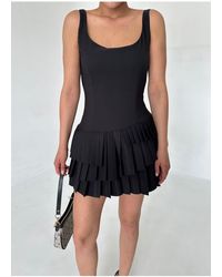 Laluvia - Schwarzes, Kurzes Kleid Mit Dicken Trägern Und Asymmetrischem Schnitt Für Damen - Lyst