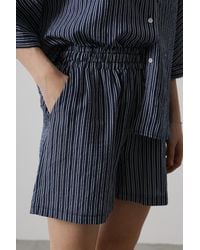 Trendyol - Marineblaue, Gestreifte Mini-Shorts Mit Elastischem Bund Und Bermuda Für Damen - Lyst