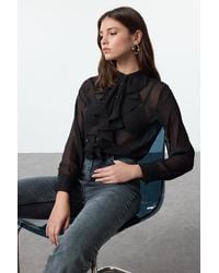 Trendyol - Schwarzes Hemd Mit Hohem Kragen – Rüschendetail Vorne, Gewebt, Normale Passform Twoaw25Go00010 Für Damen - Lyst