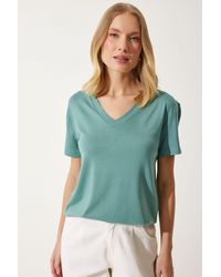 Happiness İstanbul - Grünes Basic-T-Shirt Aus Viskose-Strick Mit V-Ausschnitt Für Damen - Lyst