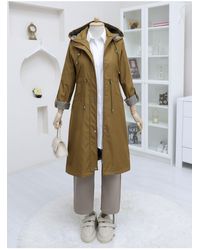 Modamorfo - Trenchcoat Mit Druckknopfverschluss Und Kapuze – Hellbraun Für Damen - Lyst