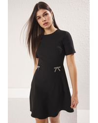 Trendyol - Schwarzes, Gewebtes Mini-Kleid Mit Öffnung An Der Taille Und Schleife Für Damen - Lyst
