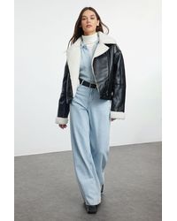 Trendyol - Übergroße Bikerjacke Aus Kunstleder – Plüschdetail, Für Damen - Lyst