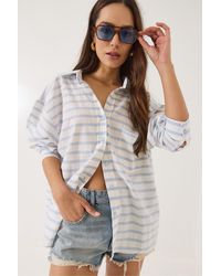 Bianco Lucci - Gestreiftes Baumwollhemd Mit V-Ausschnitt Und Einer Tasche, Detailliertes Oversize-Hemd 8212-3 Für Damen - Lyst