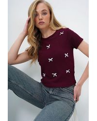 Trend Alaçatı Stili - Burgunderrote Crop-Bluse Mit Rundhalsausschnitt Und Schleife Für Damen - Lyst