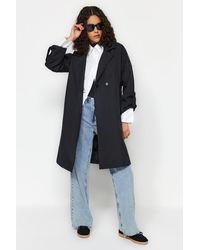 Trendyol - Schwarzer, Übergroßer, Wasserabweisender Langer Trenchcoat Mit Gürtel Für Damen - Lyst