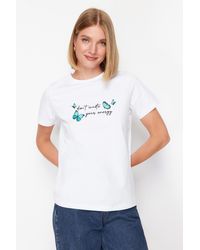 Trendyol - Es bedrucktes kurzarm-strick-t-shirt mit normaler/normaler passform - Lyst