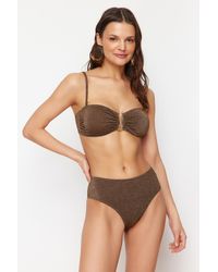 Trendyol - Es trägerloses brasilianisches bikini-set mit glitzernder hoher taille und hohem beinausschnitt - Lyst