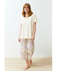 Trendyol - Es pyjama-set aus 100 % baumwolle mit blumenmuster - Lyst
