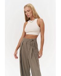 MAİ COLLECTİON - Beigefarbenes Crop-Top – Fleur-Neckholder Mit Kordelzug Für Damen - Lyst