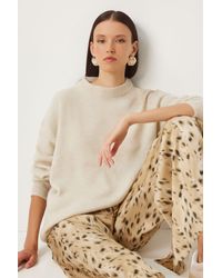 Happiness İstanbul - Cremefarbener, Weicher, Übergroßer Strickpullover - Lyst