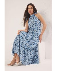 Trendyol - Marineblaues, Floral Bedrucktes, Flach Geschnittenes Maxi-Webkleid Mit Volant Für Damen - Lyst