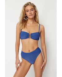 Trendyol - Trägerloser brasilianischer bikini aus hochwertigem stoff in marineblau mit glitzer accessoire - Lyst
