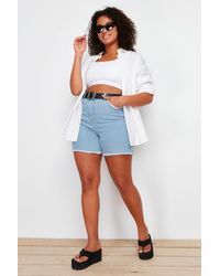 Trendyol - Helle mini-jeansshorts mit taschen und quastendetails - Lyst