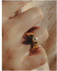 Nordic Muse - Pearl Band Ring, Waterproof Stainless Steel - Lyst