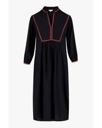 Zusss - Kleid mit stickem schwarz/korallenrosa - Lyst
