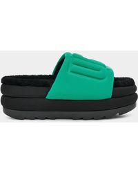 UGG Maxi Graphic Slide in Black | Lyst