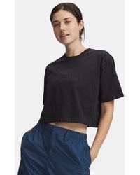 Under Armour - Script Heart Crop Short Sleeve Anthracite - Lyst