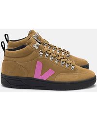 veja brown trainers