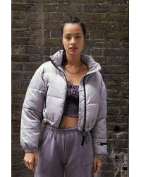 Urban Outfitters UO - Kurz geschnittene Steppjacke aus Satin - Mettallic