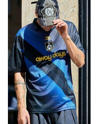 Umbro - Skydiver Printed Football Jersey Small At Urban Outfitters - Lyst
