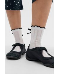 Out From Under - Lettuce-edge Bow Socks - Lyst