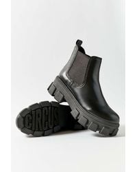 darielle lug sole chelsea booties