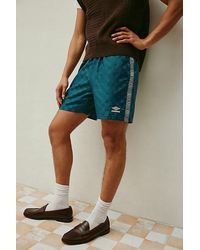 Umbro - Uo Exclusive Check Pattern 7" Short - Lyst