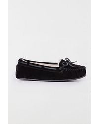 Minnetonka - Cally Faux Fur Suede Moccasin Slipper - Lyst