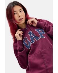 Gap - Burgundy Logo Zip-through Hoodie Xs At Urban Outfitters - Lyst