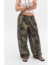 BDG - Bobbi Camo Baggy Cocoon Trousers Xs At Urban Outfitters - Lyst
