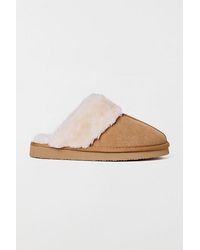 Minnetonka - Chesney Faux Fur Suede Scuff Slippers - Lyst