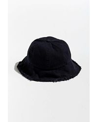 skull pile bucket hat